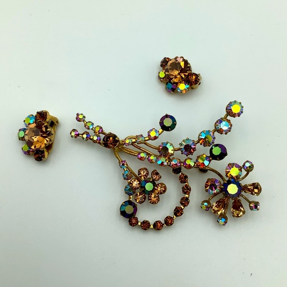 Vintage Triad Signed Brooch and Clip earrings - Picture 2 of 3